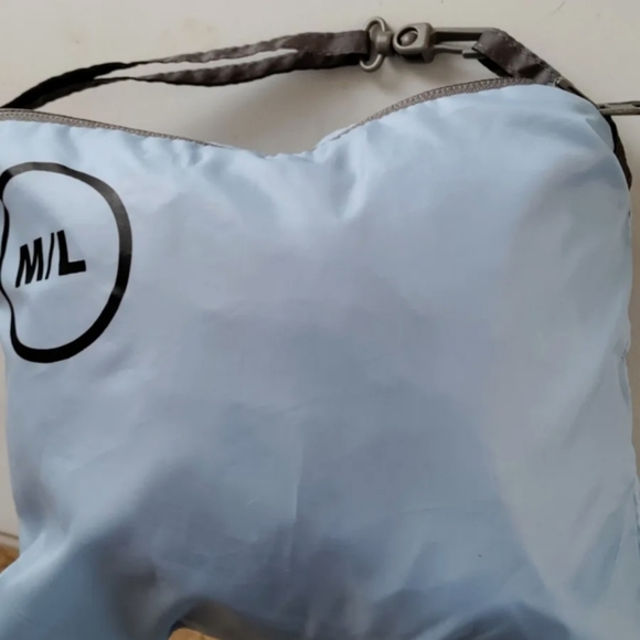 New Walt Disney World Disneyland Parks Packable Rain Windbreaker Jacket M/L - Picture 4 of 7